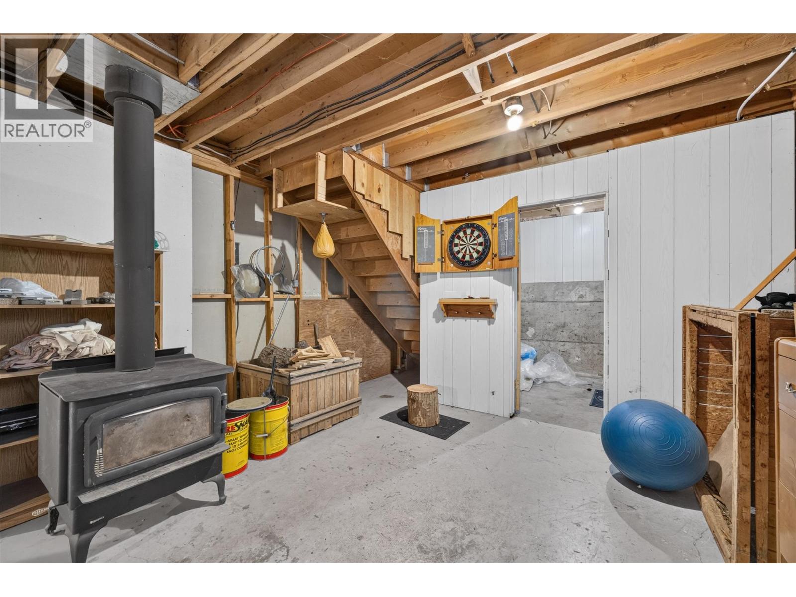 671 Old Town Road - 36