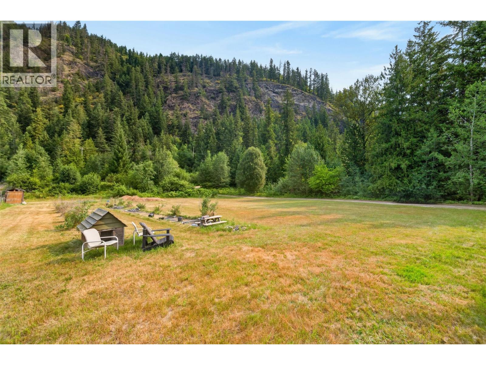671 Old Town Road - 46