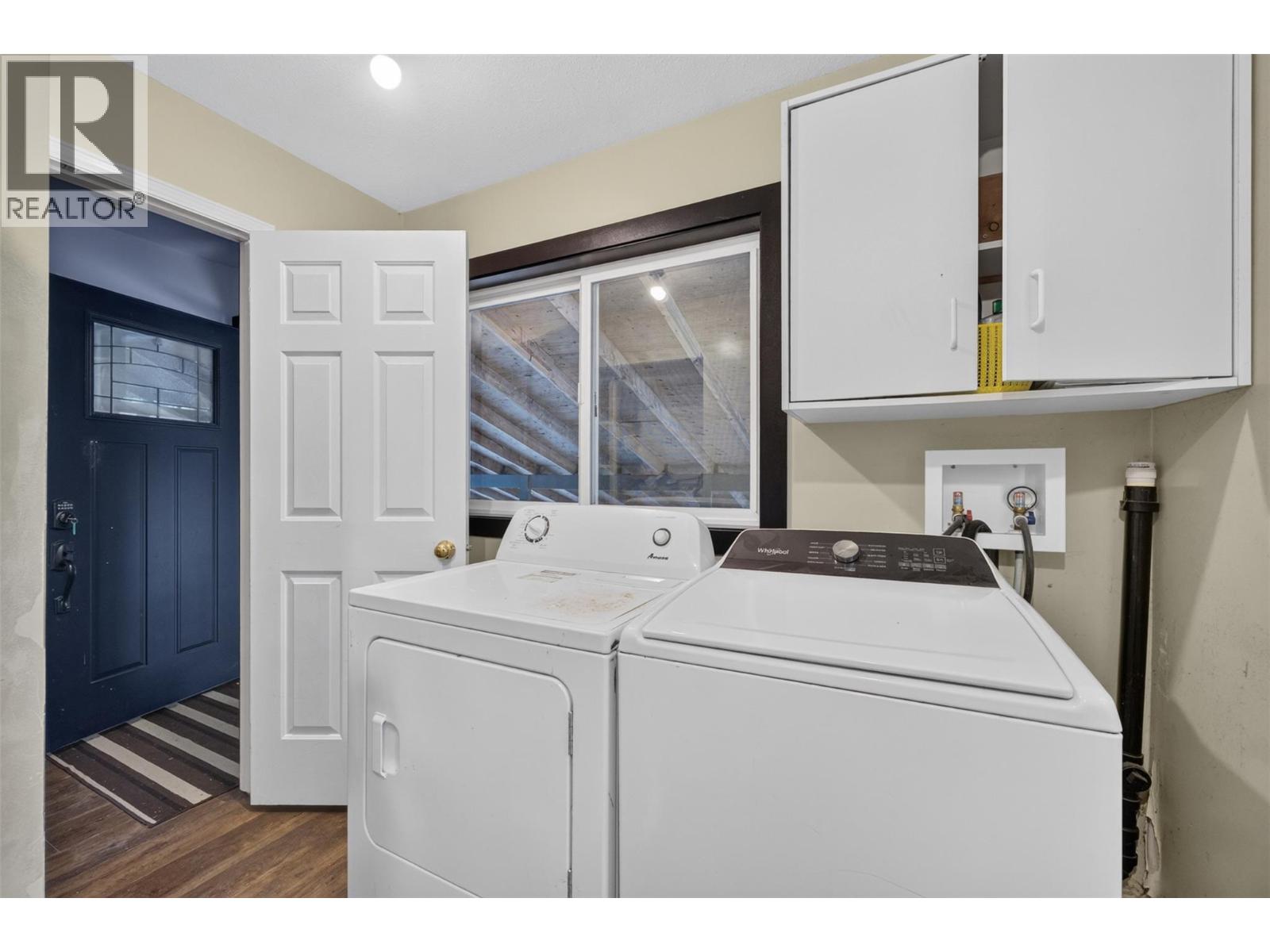 671 Old Town Road - 28
