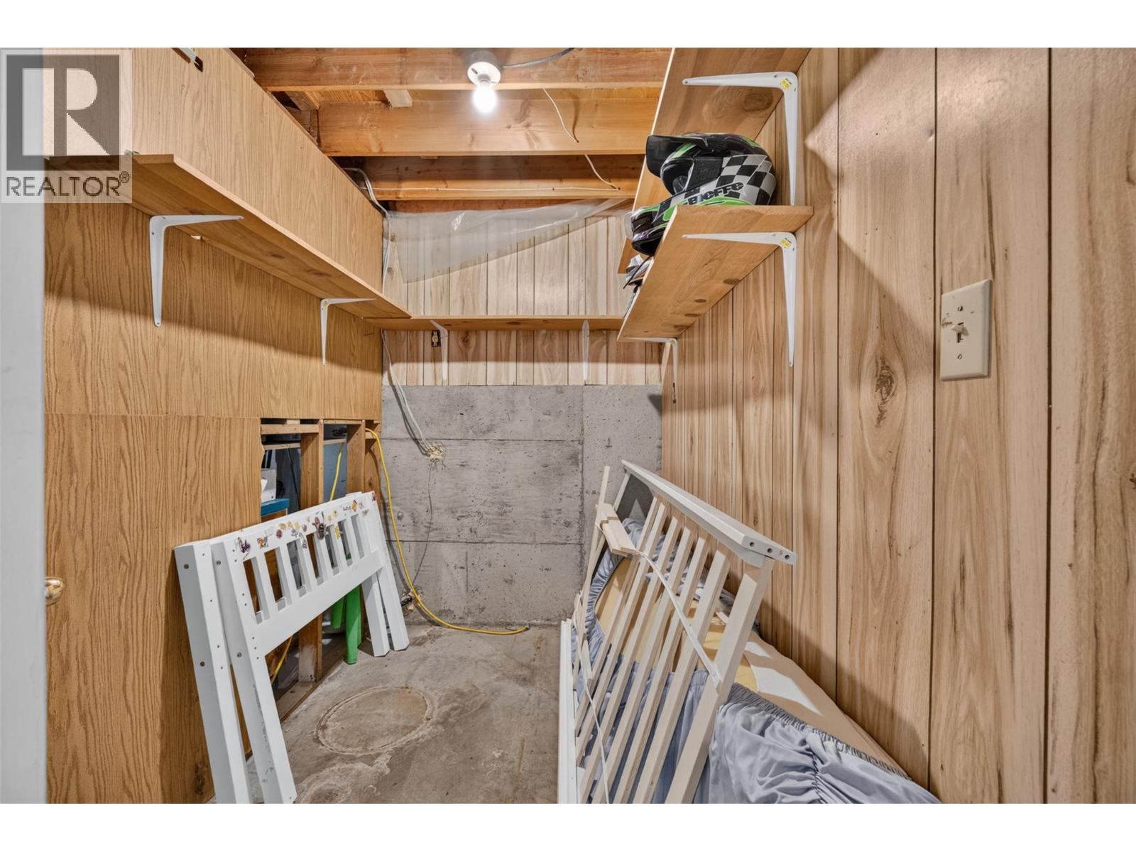 671 Old Town Road - 38