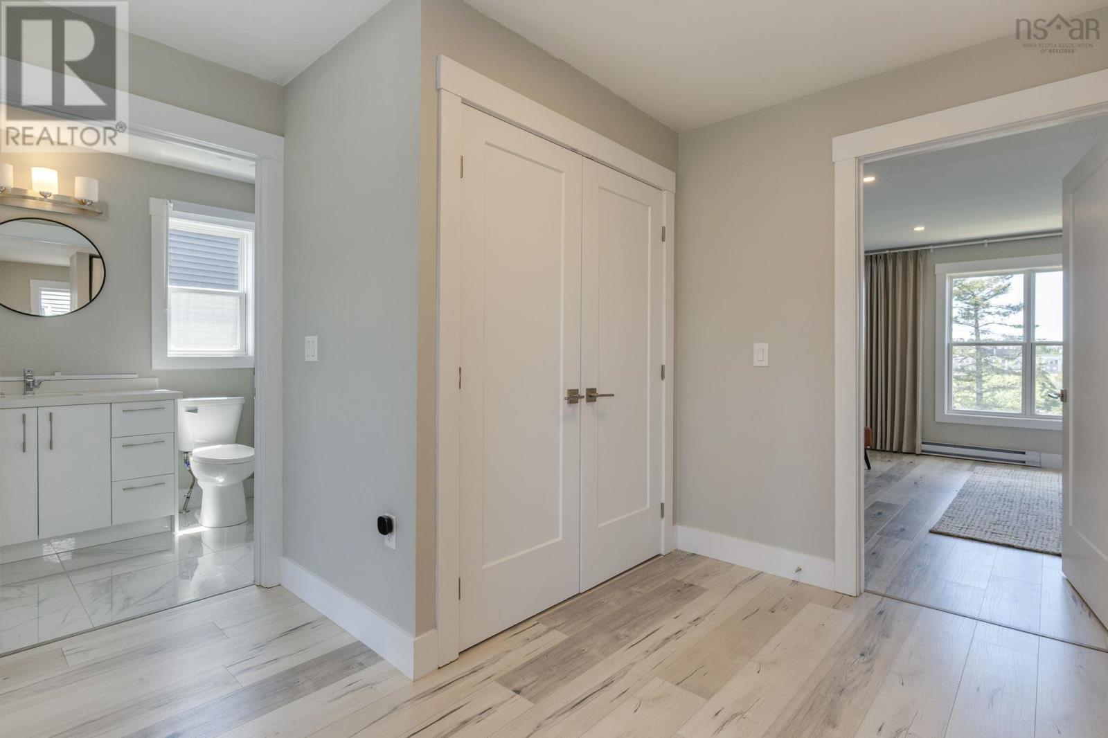 60 Higgins Avenue - 19