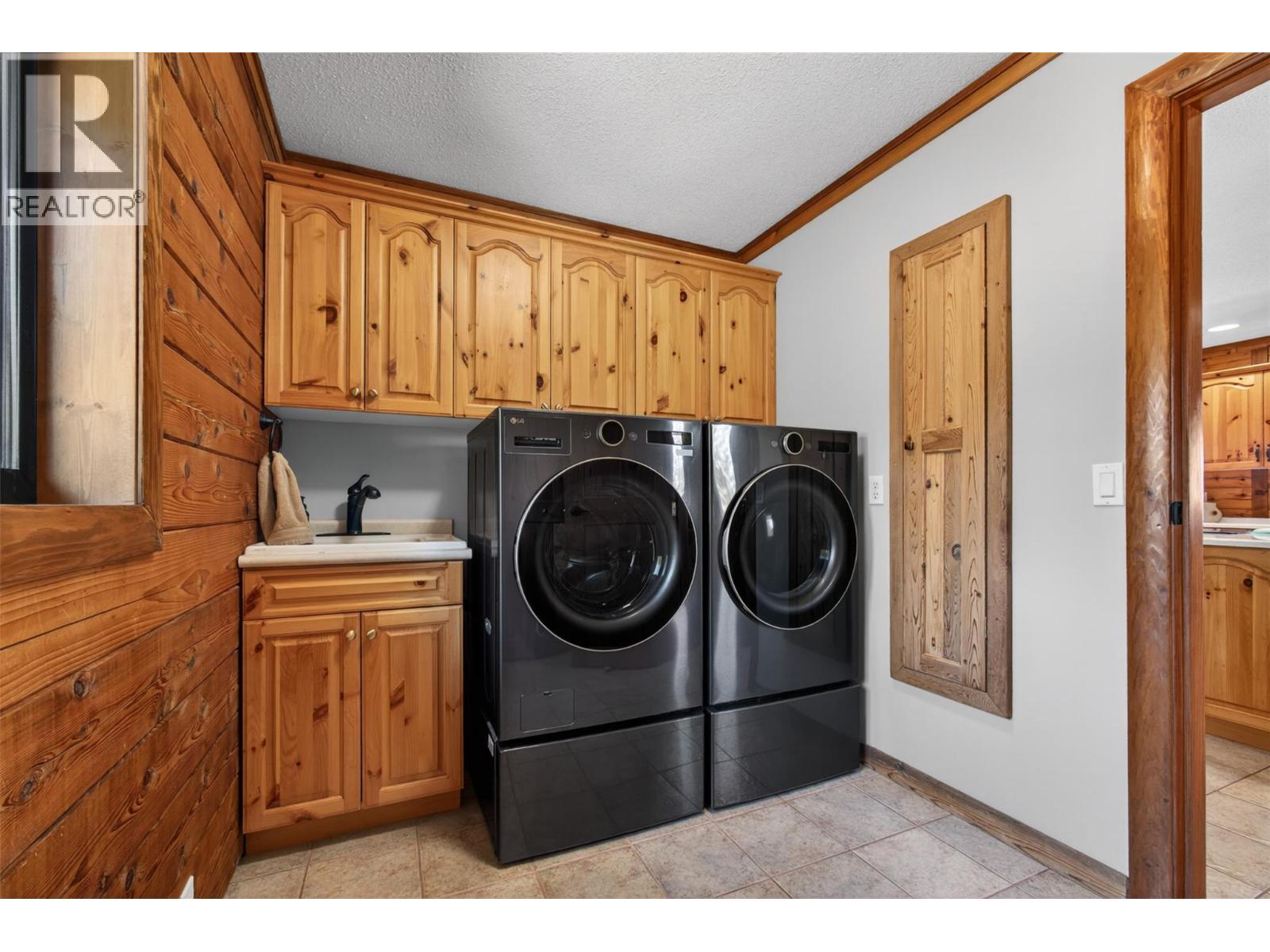  7319 Trapper Court, Kelowna
