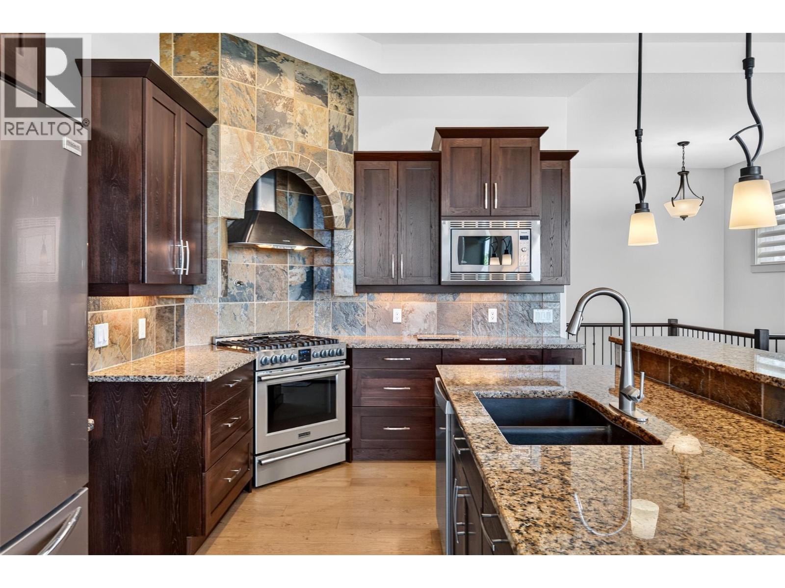 788 Crozier Avenue - 8