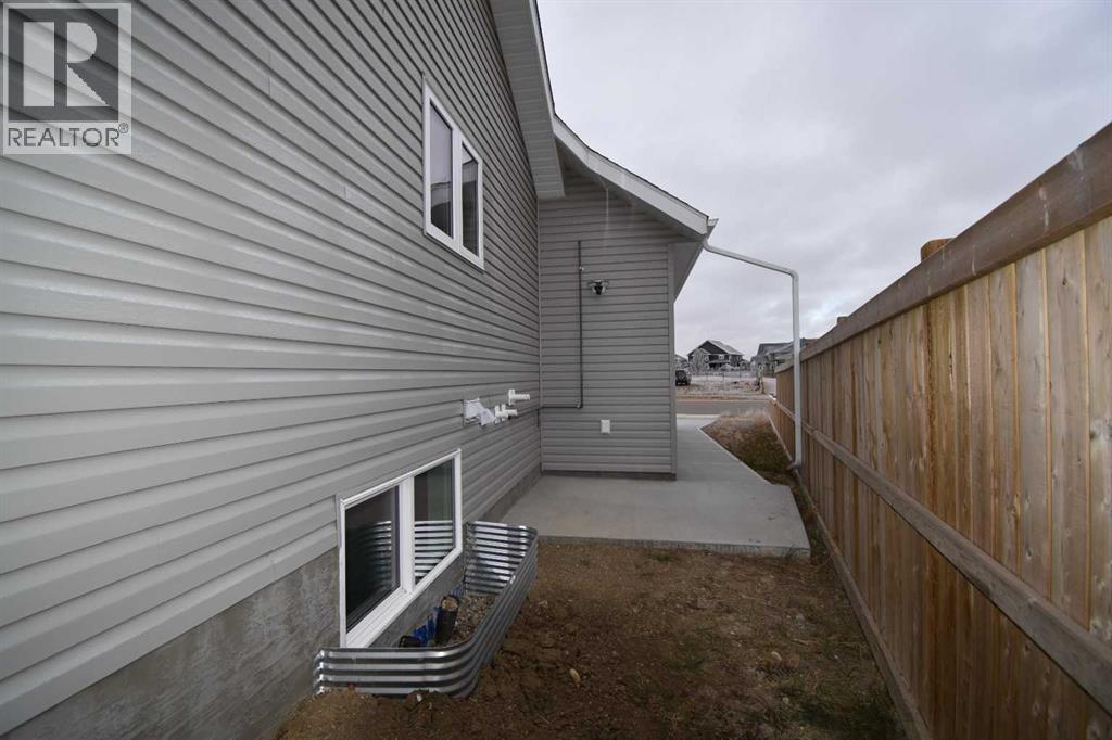 B, 2005 61 Avenue, Lloydminster — photo 2