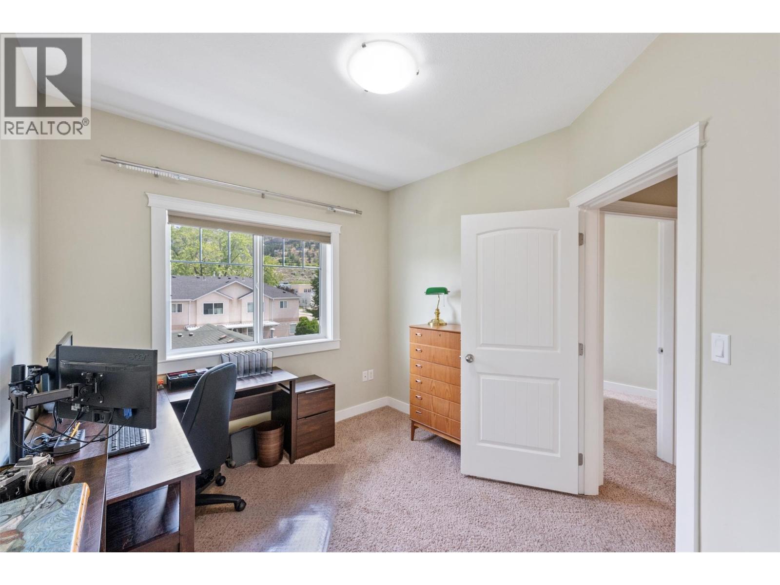 #103 123 Green Avenue W - 32