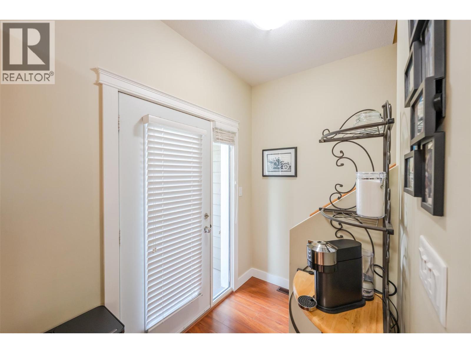 #103 123 Green Avenue W - 35