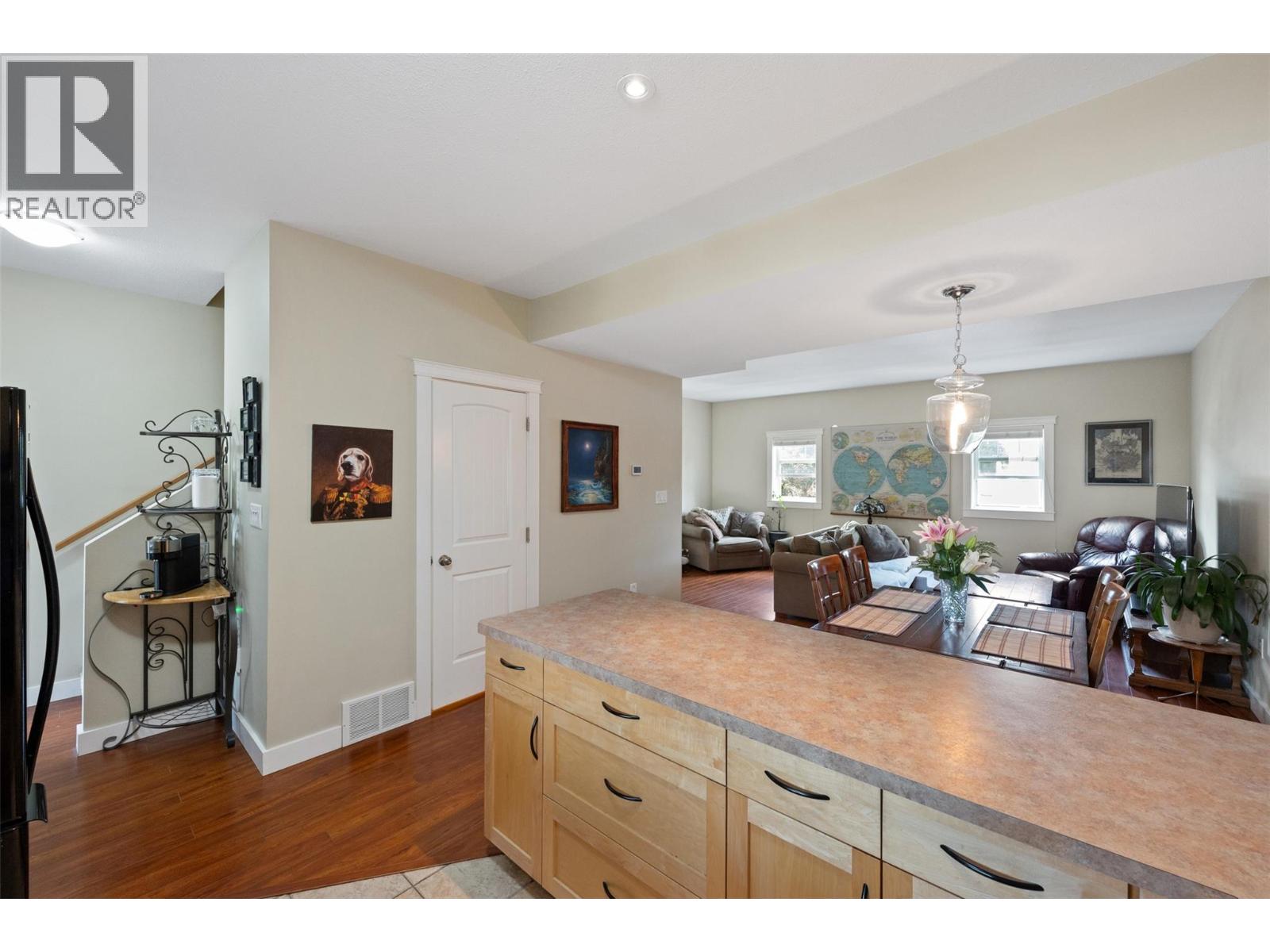 #103 123 Green Avenue W - 9