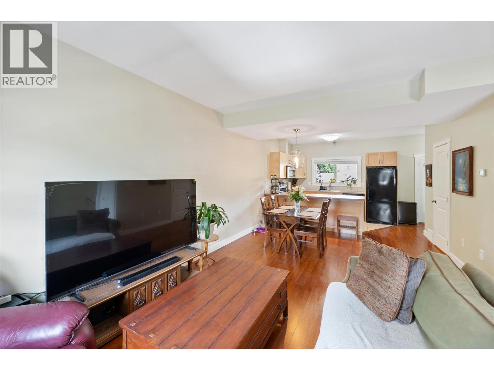 #103 123 Green Avenue W - 11