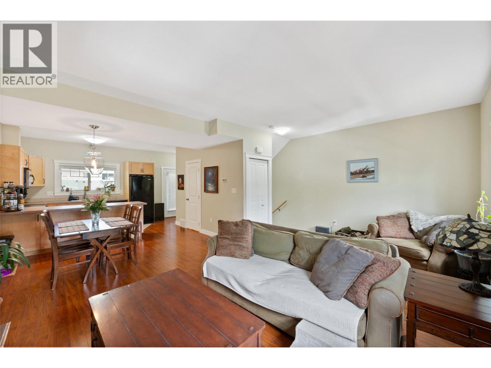 #103 123 Green Avenue W - 13