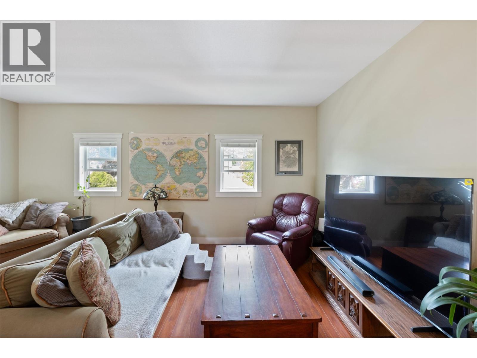 #103 123 Green Avenue W - 10