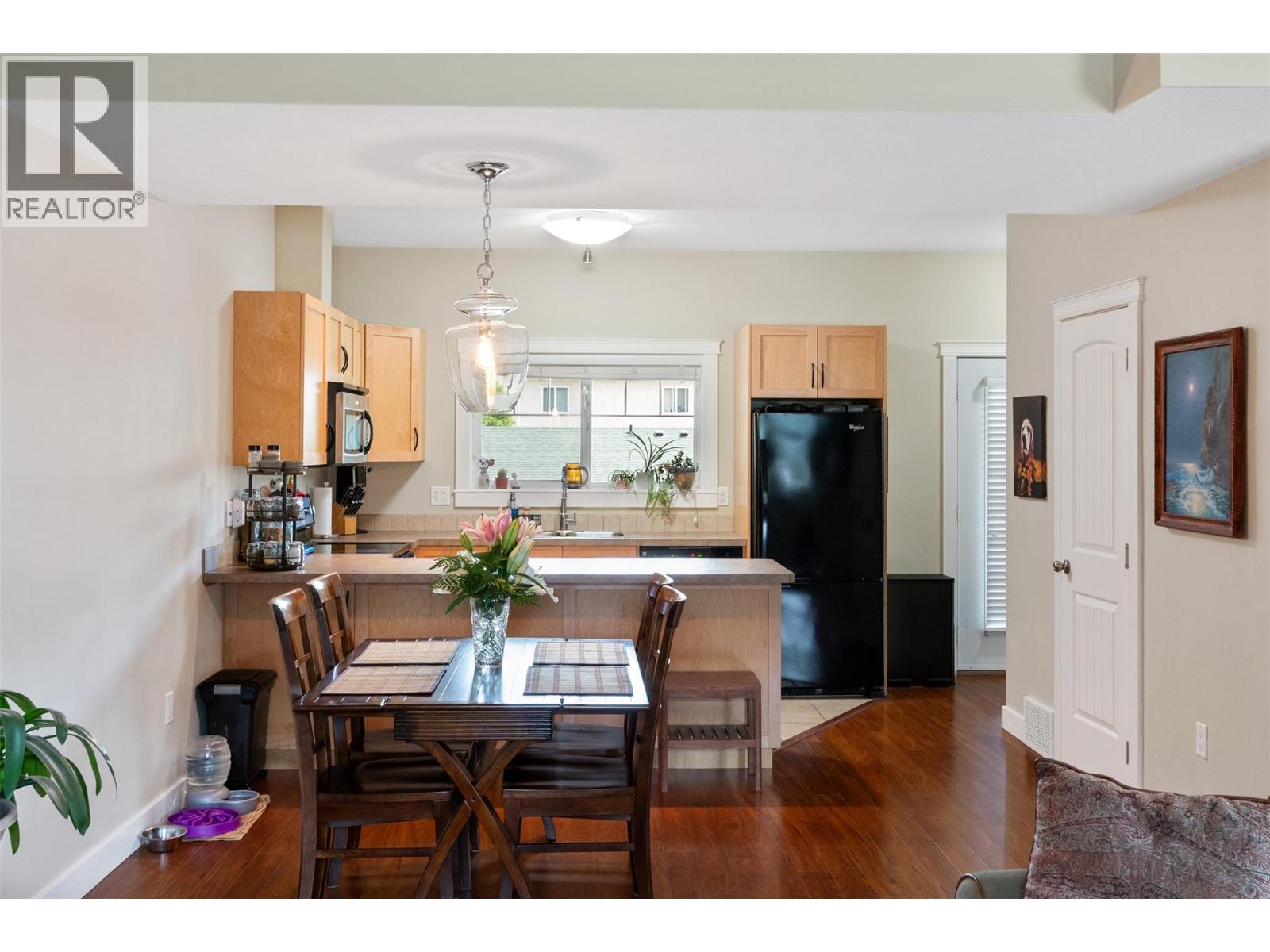 #103 123 Green Avenue W - 12