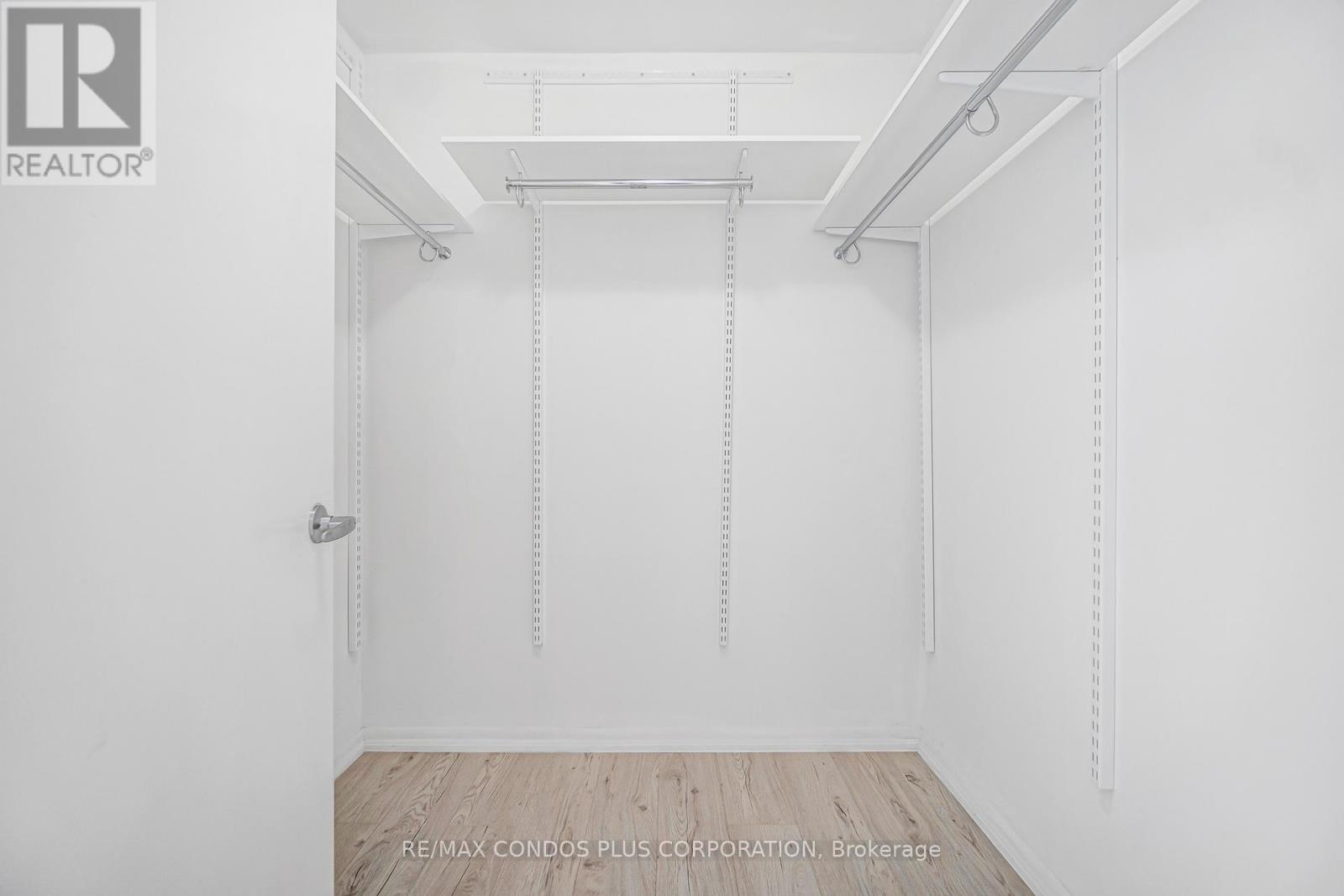 Thumbnail 38