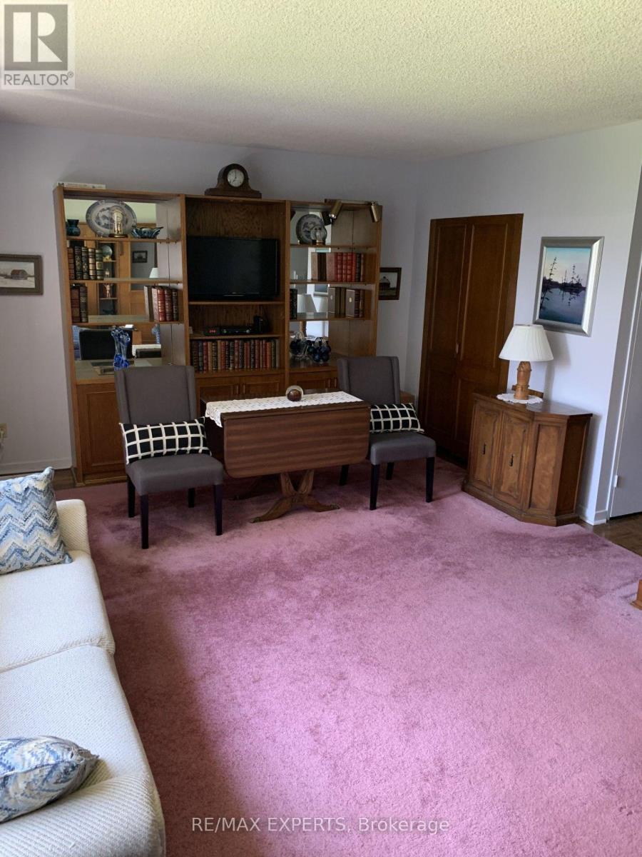 #1013 33 HARBOUR SQUARE - 21