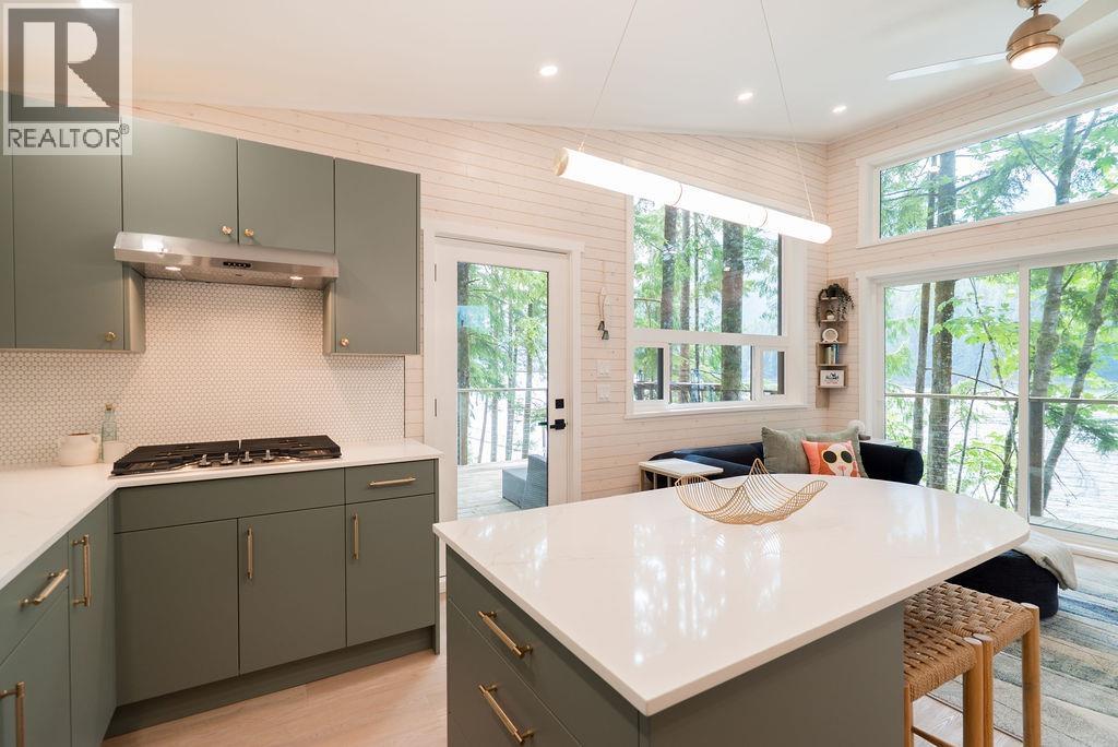 14 E CROKER ISLAND, North Vancouver