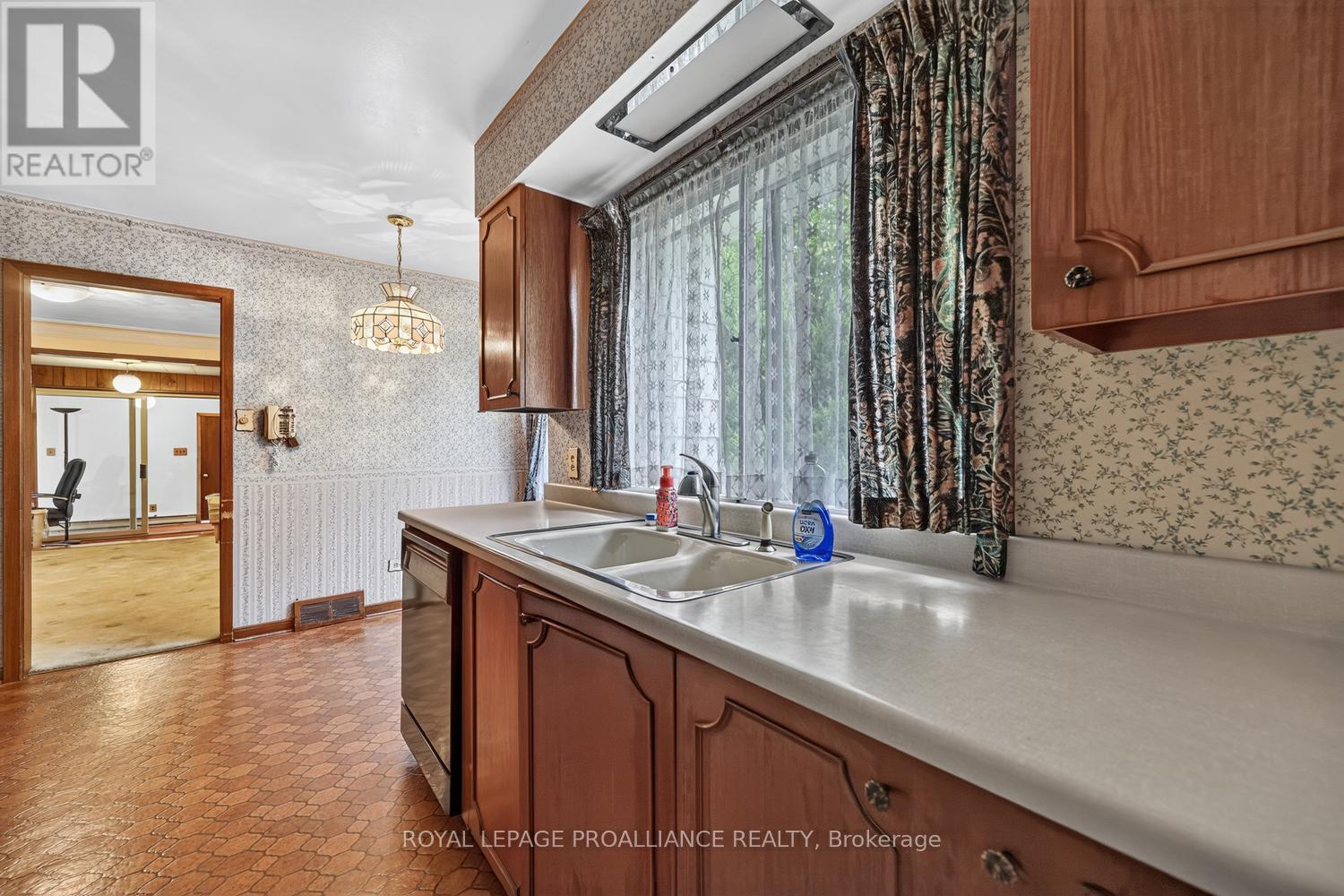 390 JAMES STREET W - 13