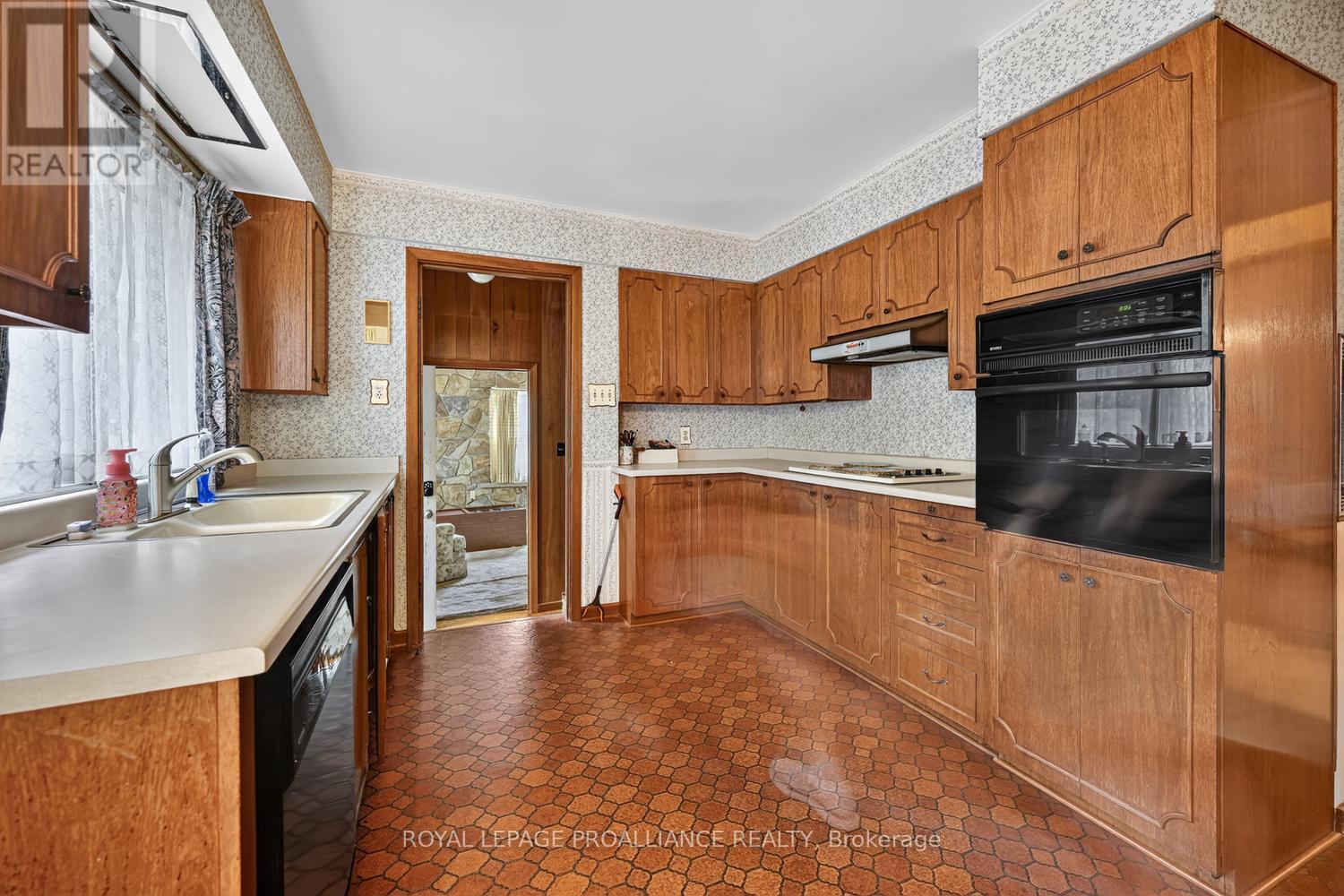 390 JAMES STREET W - 14