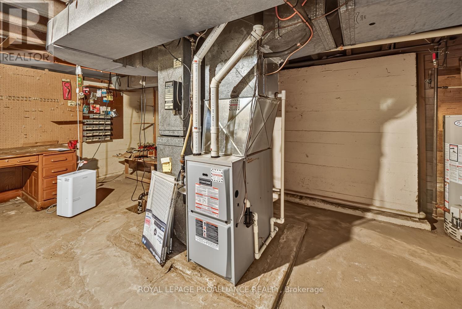 390 JAMES STREET W - 32