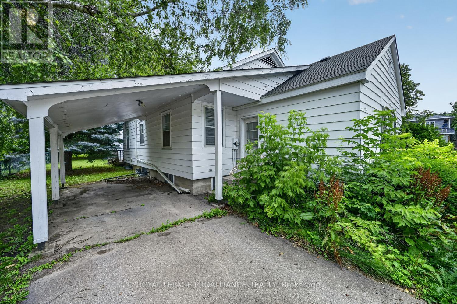 390 JAMES STREET W - 7
