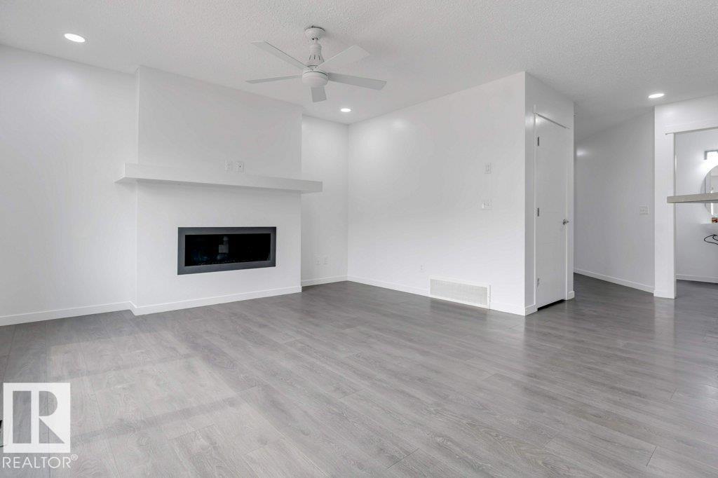 3007 13 AV NW - 13