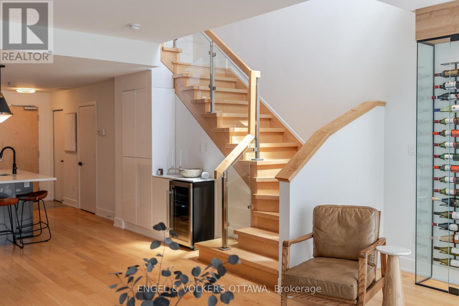 #218 197 LISGAR STREET - 18