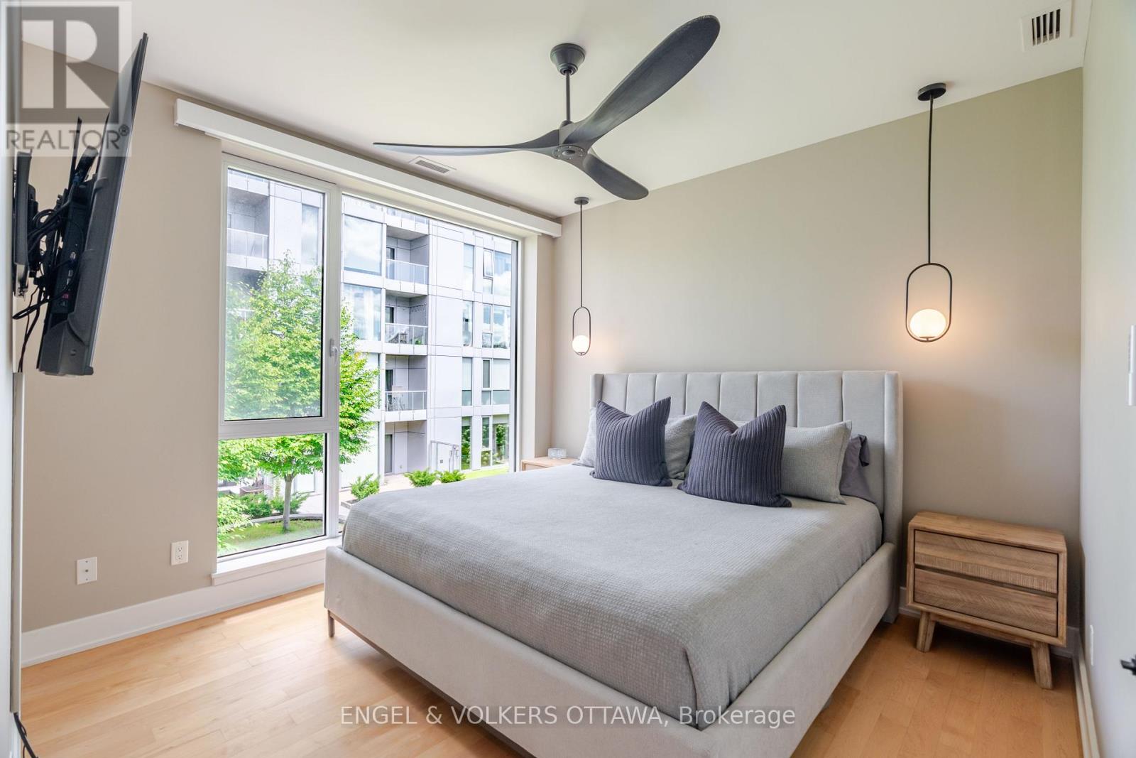 #218 197 LISGAR STREET - 21