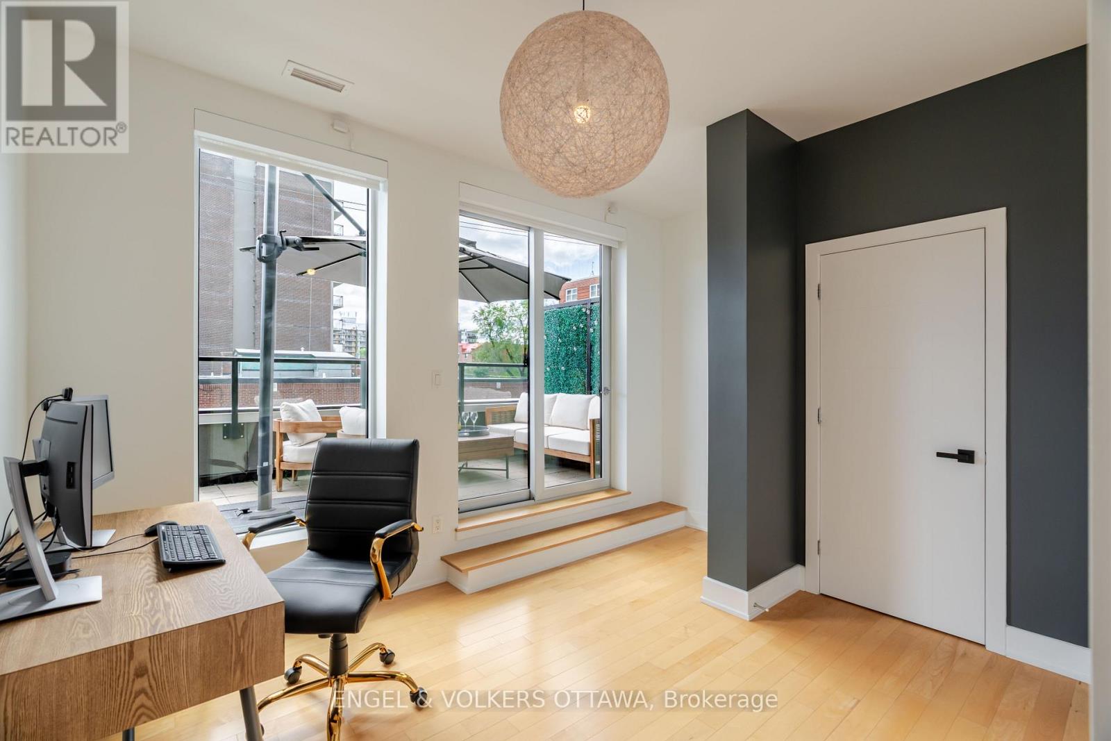 #218 197 LISGAR STREET - 27