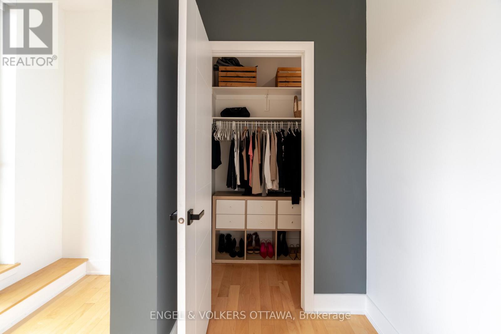 #218 197 LISGAR STREET - 30