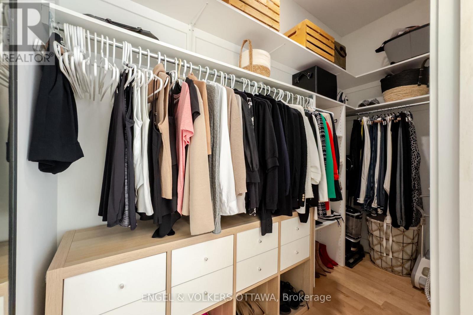 #218 197 LISGAR STREET - 31