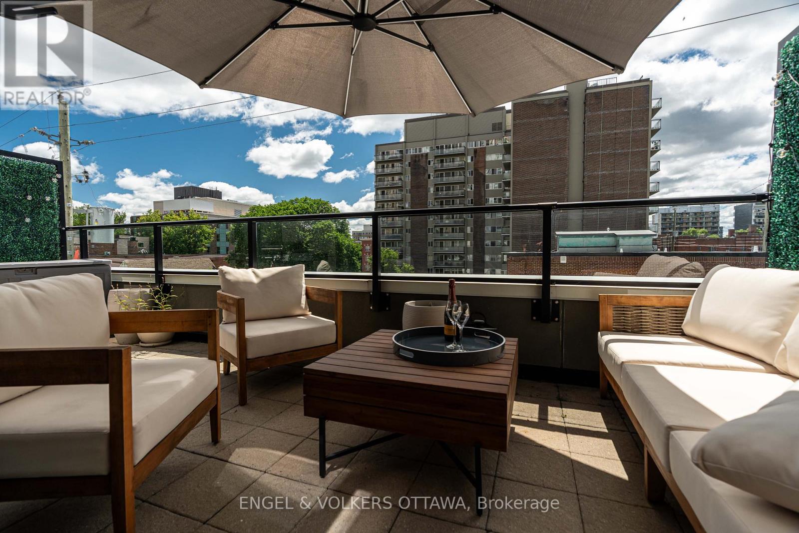 #218 197 LISGAR STREET - 32