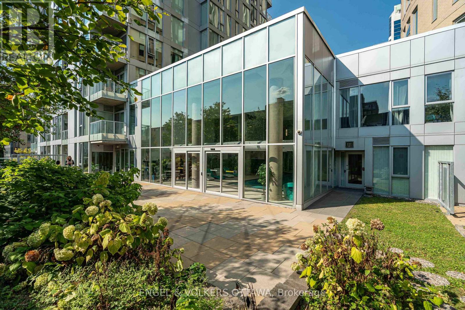 #218 197 LISGAR STREET - 37