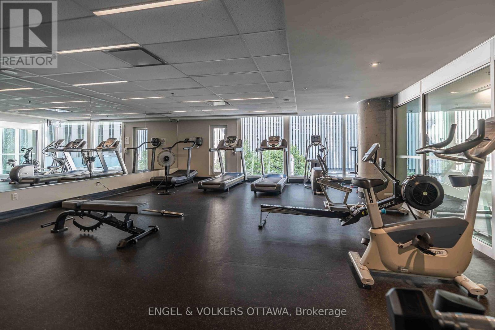 #218 197 LISGAR STREET - 43