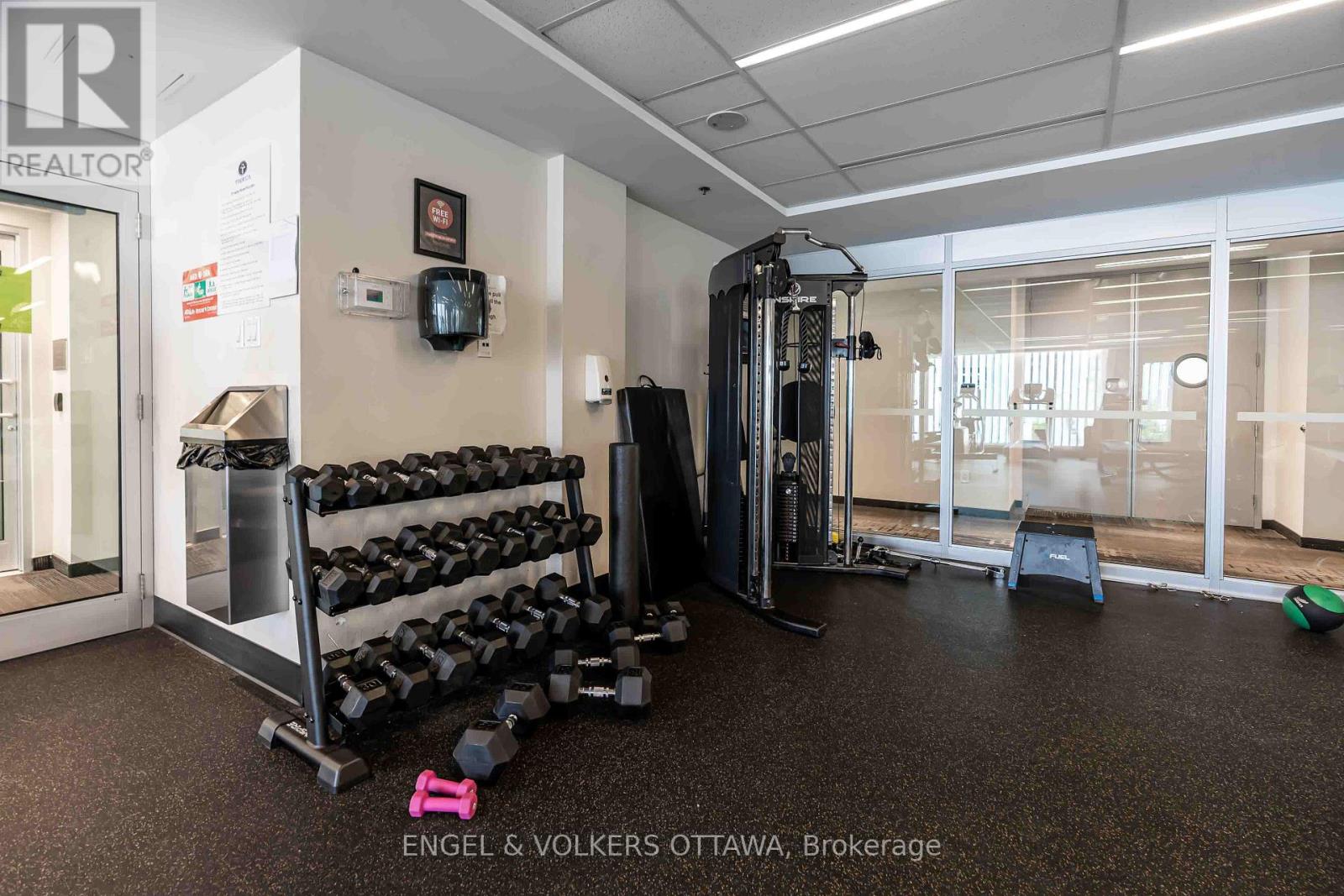 #218 197 LISGAR STREET - 44