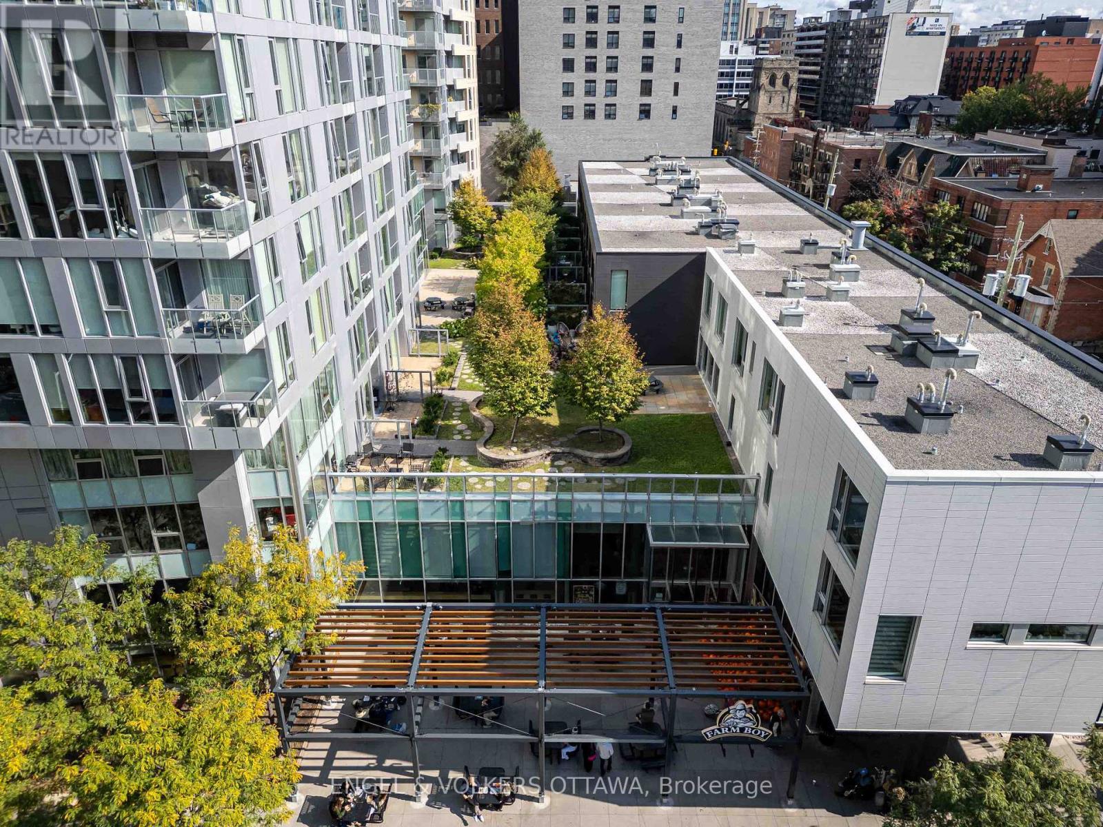 #218 197 LISGAR STREET - 45