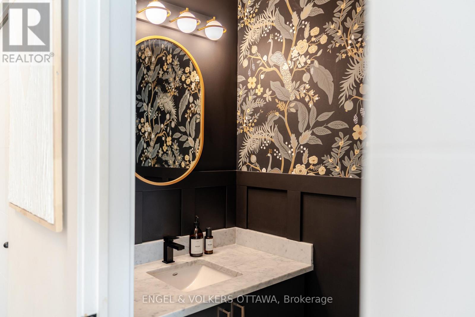 #218 197 LISGAR STREET - 6
