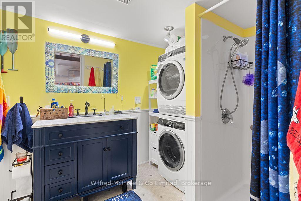206 FIRST STREET N - Image 30