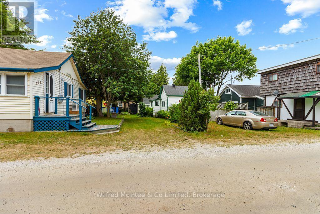 206 FIRST STREET N - Image 6