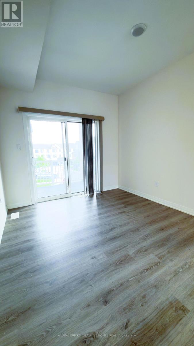42 AMBEREEN PLACE E - 10