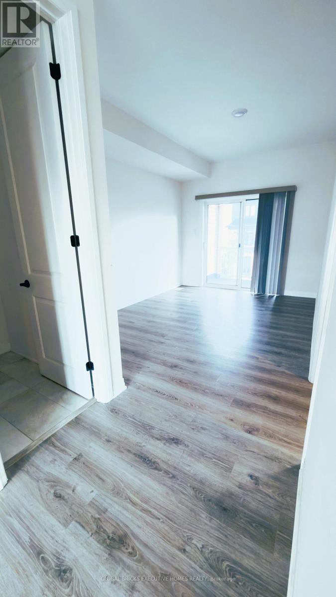 42 AMBEREEN PLACE E - 11