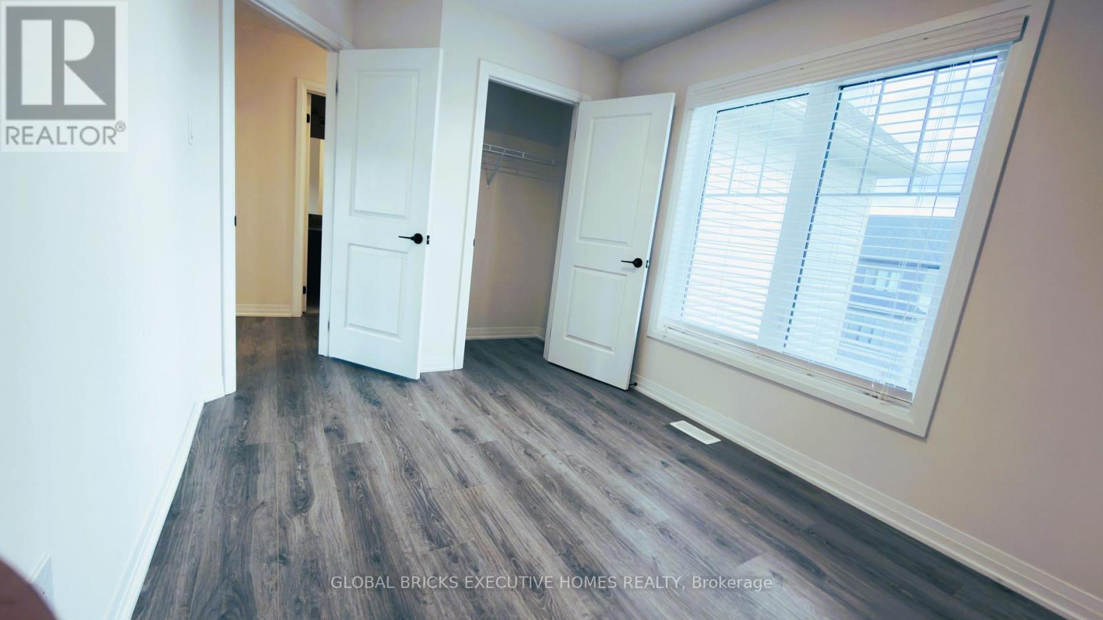 42 AMBEREEN PLACE E - 13