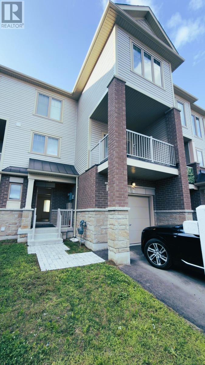 42 AMBEREEN PLACE E - 4