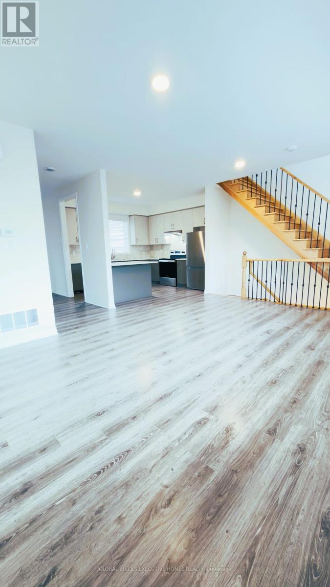 42 AMBEREEN PLACE E - 6
