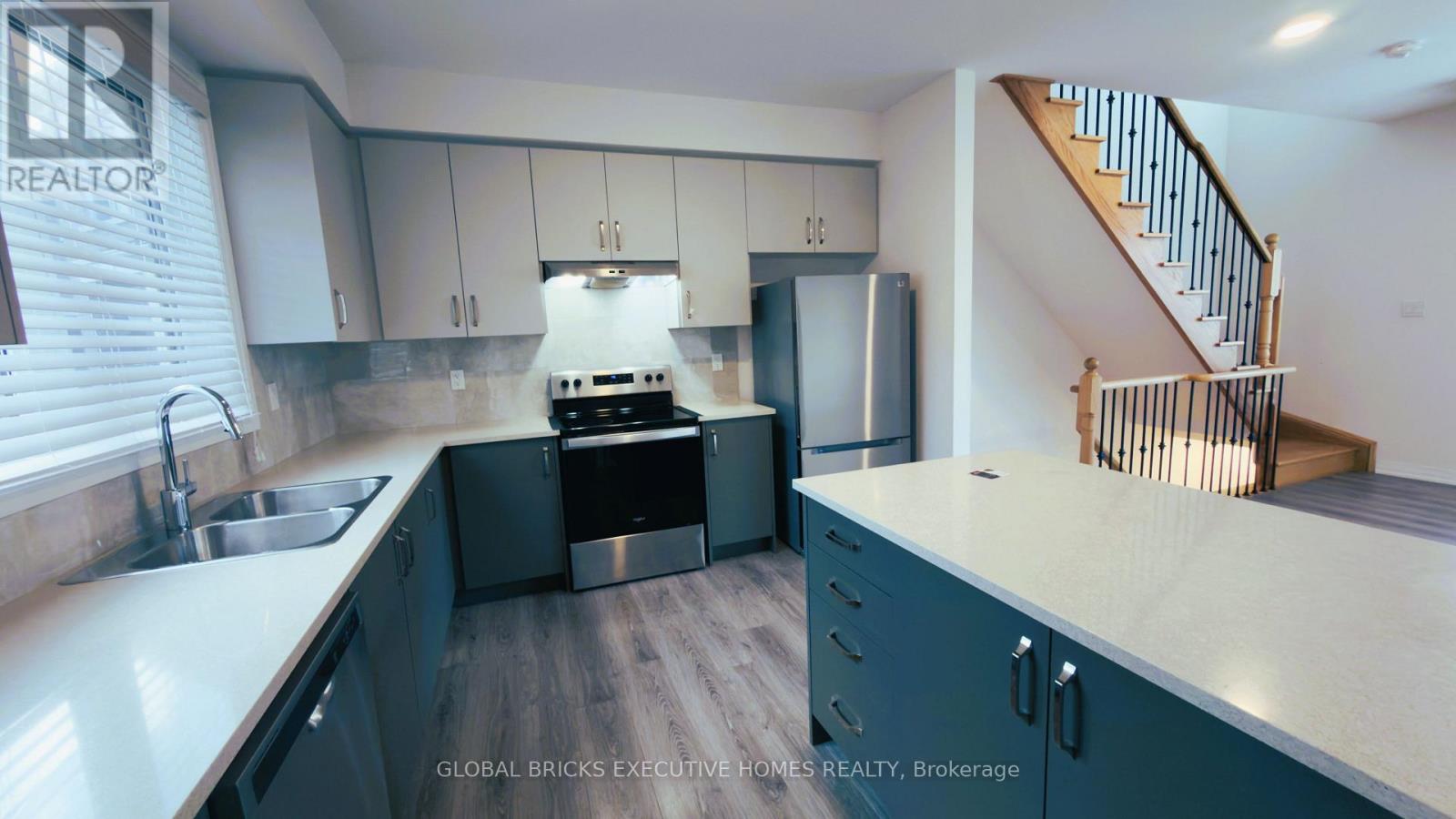 42 AMBEREEN PLACE E - 9