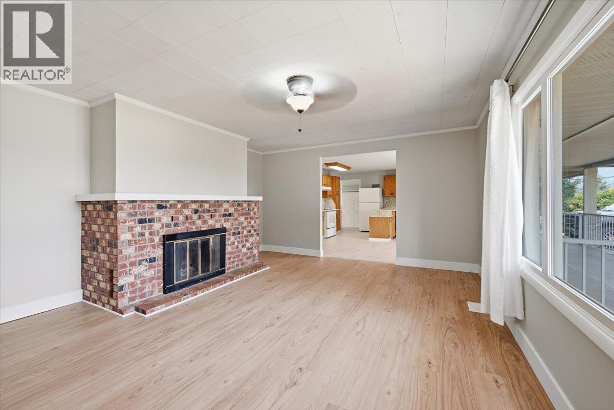 3585 Warner Avenue - 12