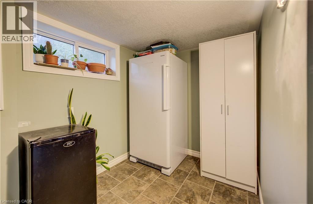 260 EGREMONT Street S - 25