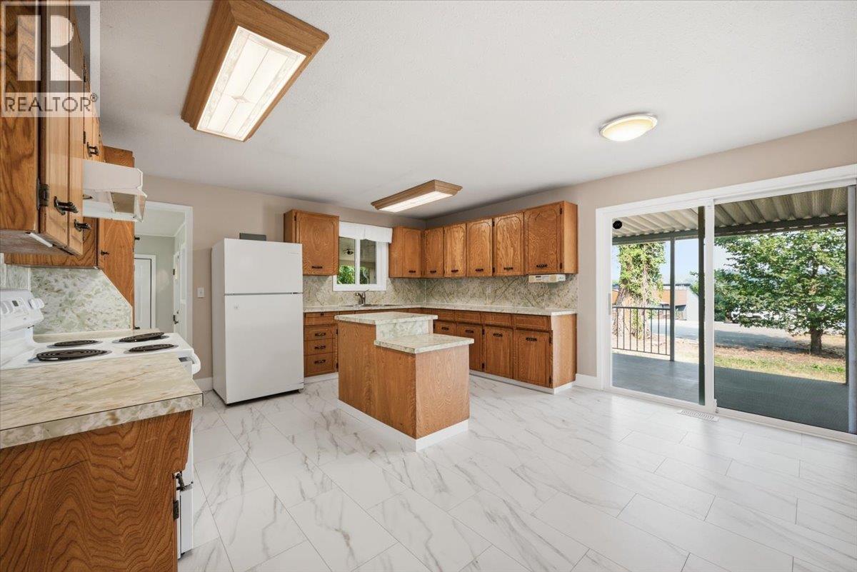 3585 Warner Avenue - 17