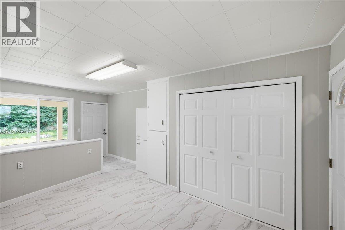 3585 Warner Avenue - 32