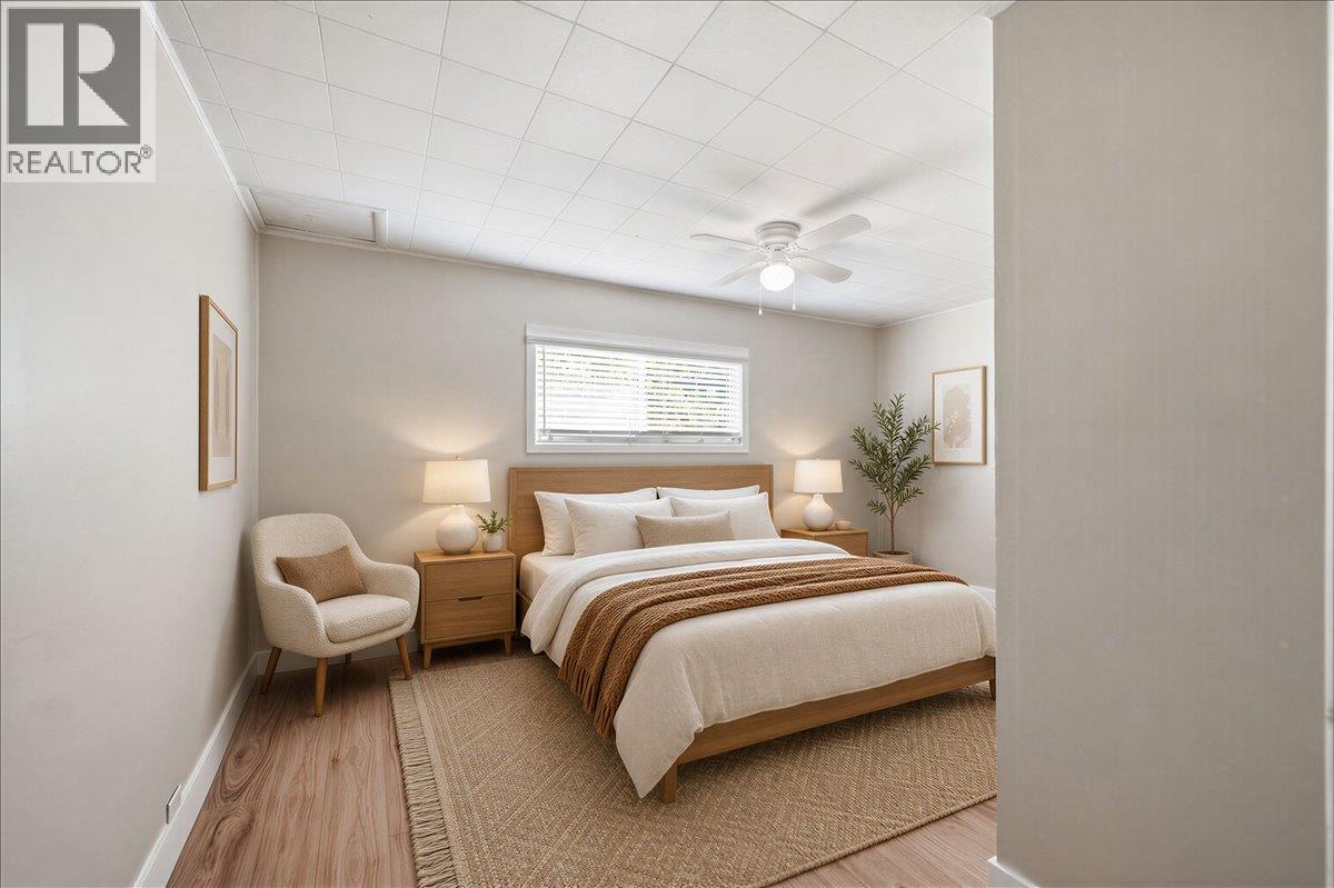 3585 Warner Avenue - 25