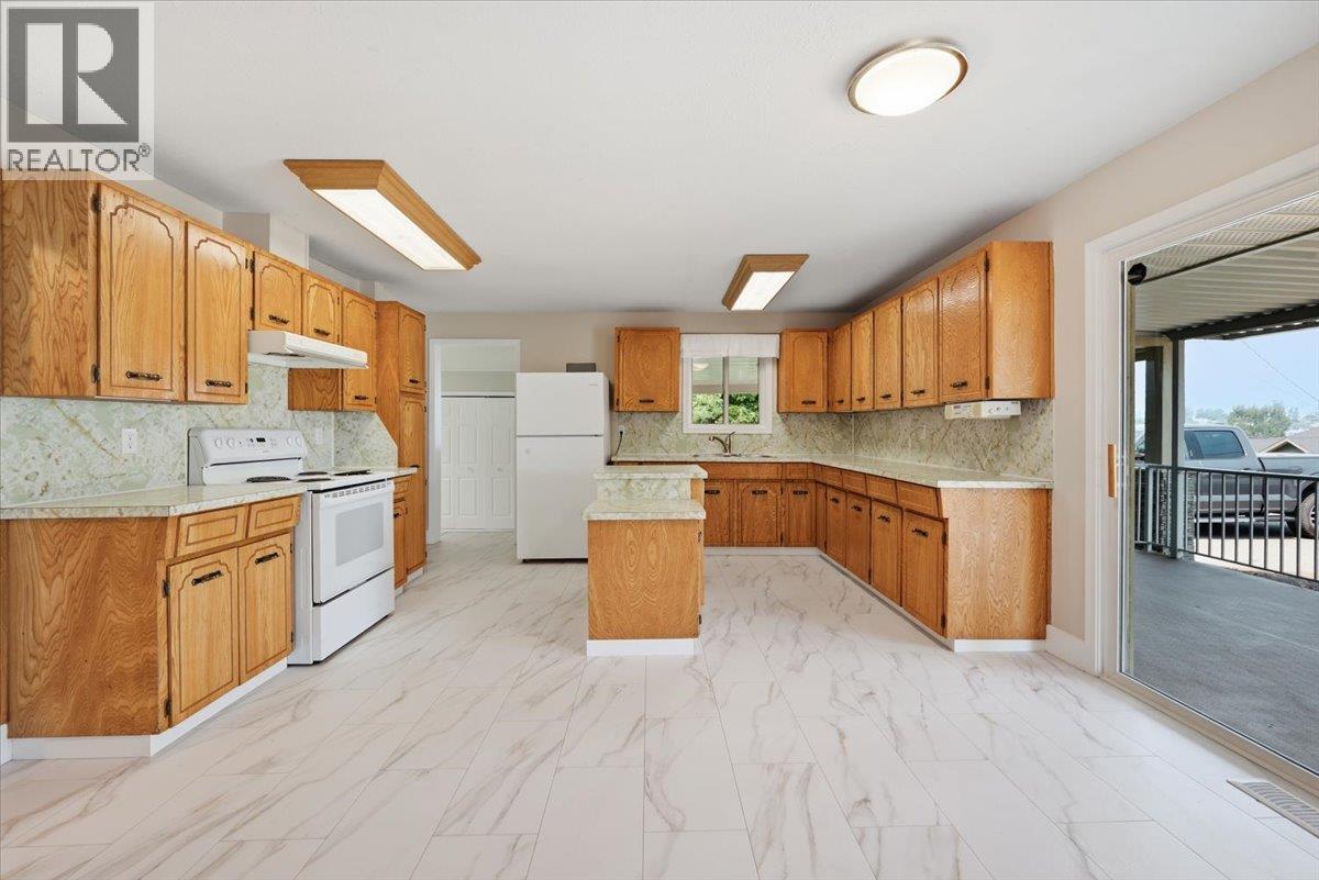 3585 Warner Avenue - 15