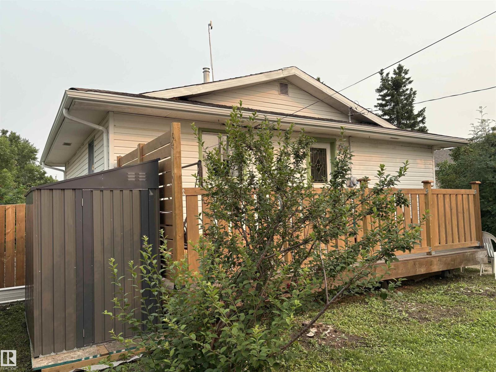 5308 50 St - 28