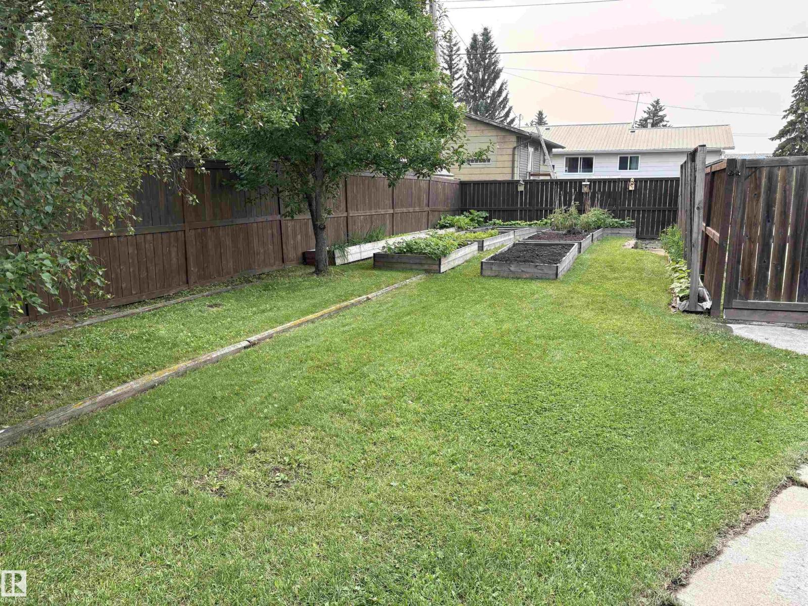 5308 50 St - Image 32